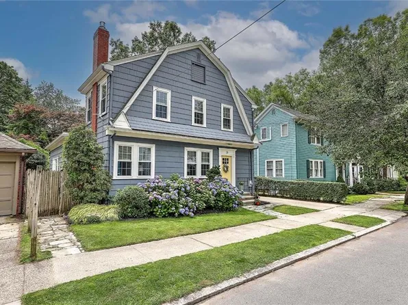 31 Clarendon Ave, Providence, RI 02906