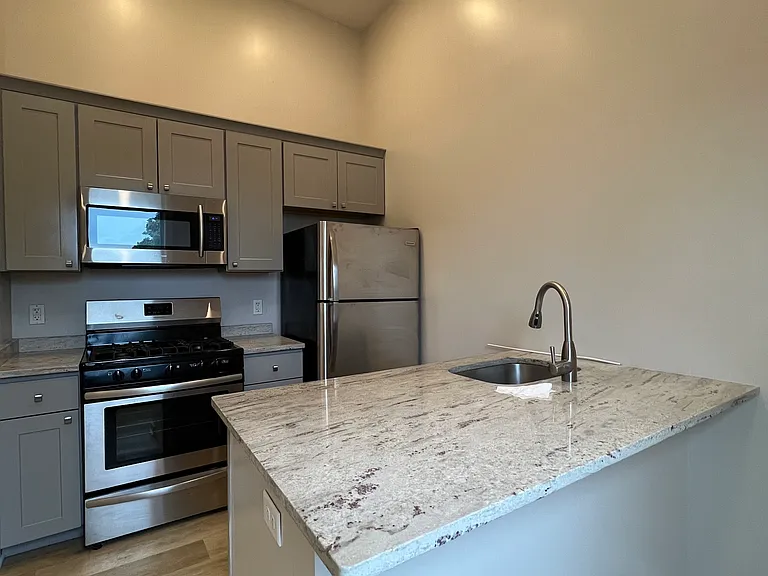304 Ege Ave #2 — Photo 6