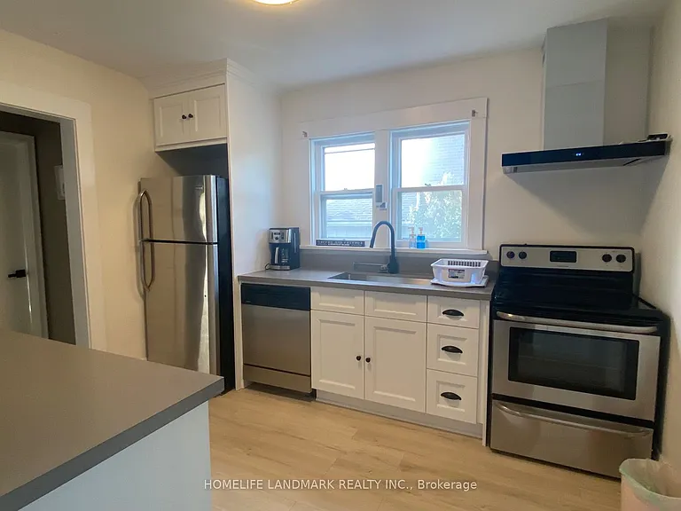 5765 Byng Ave — Photo 10