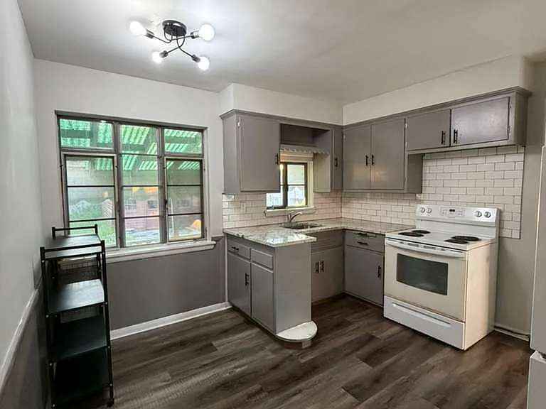 6236 Westminster Dr — Photo 32