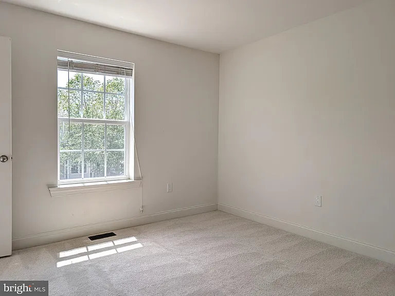 68 Autumn Ln — Photo 10