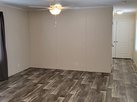 3rd image of 875 Grand River Avenue Gate #24