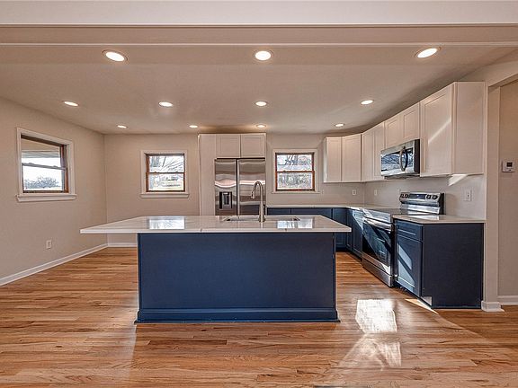 4th image of 204 Marburger Rd