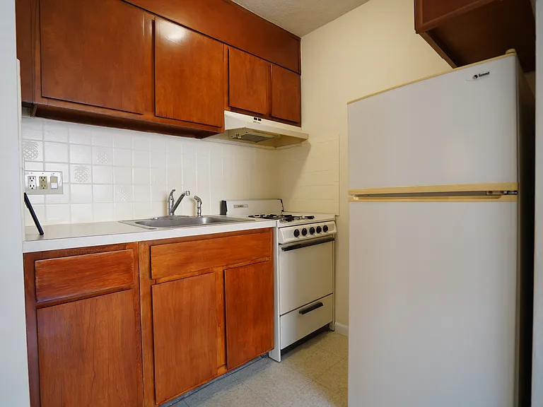 360 Market St #7 — Photo 8