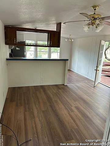 2 bed, 1.0 bath, 900 sqft, $1,000 — Photo 4
