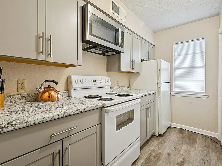 4308 Belvedere St #205 — Photo 4