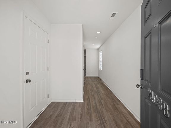 3rd image of 2409 Brookville Dr #B