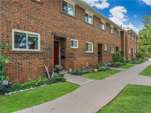125 Livingston Ave #35, Grimsby, ON L3M 4S5