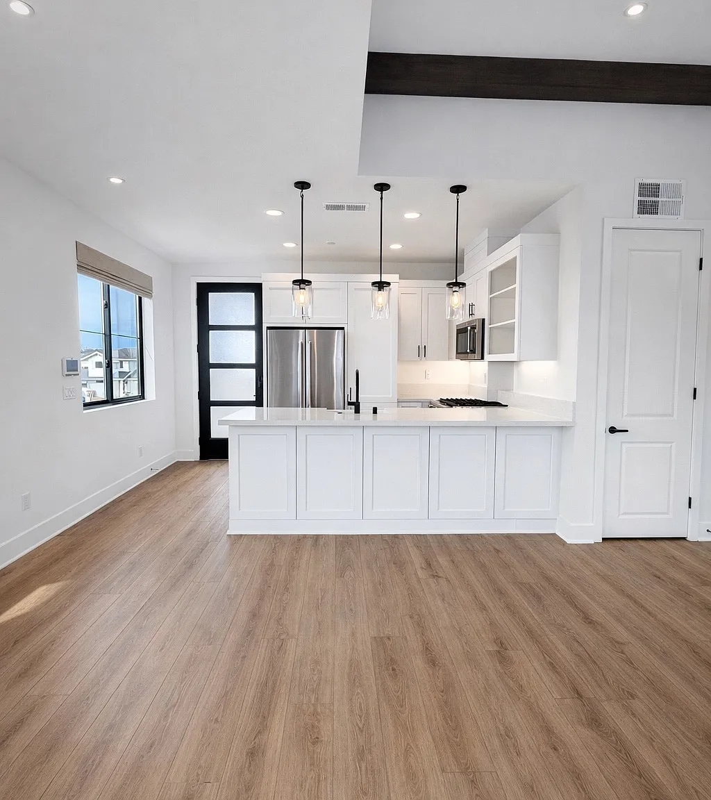 1 bed, 709 sqft, $5,100 — Photo 2