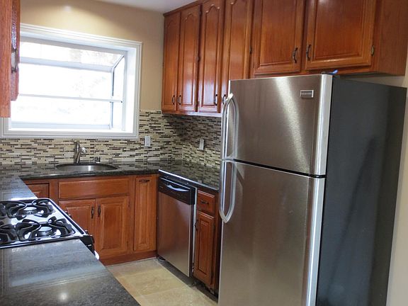 3rd image of 7852 Ducor Ave