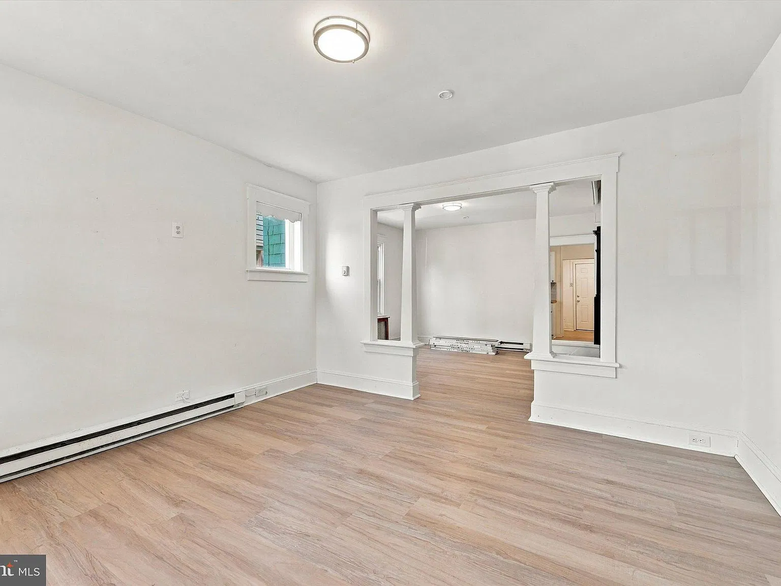 3 bed, 1.0 bath, 1296 sqft, $1,600 — Photo 4