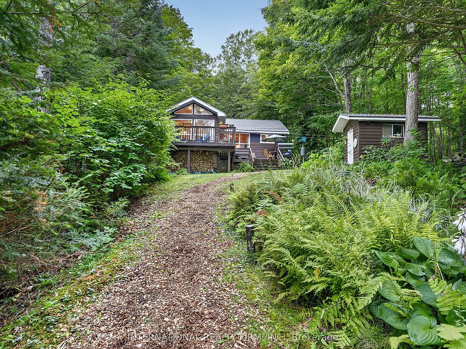 1st image of 1040 Larix Ln N