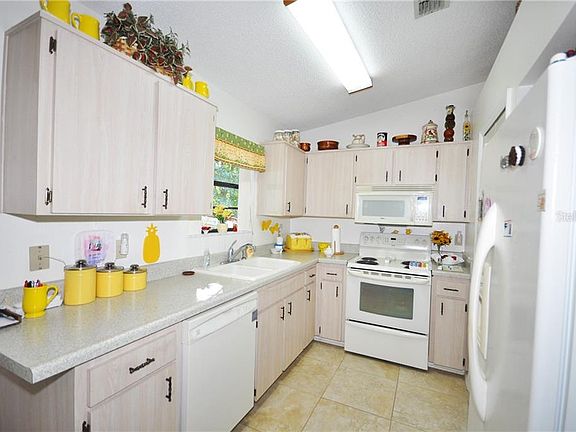 5th image of 1388 W Blue Springs Ave