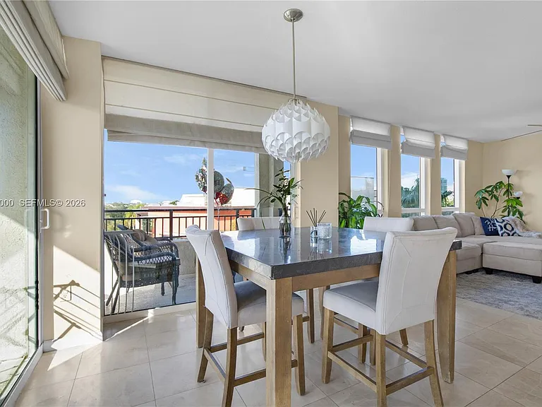 610 W Las Olas Blvd — Photo 6