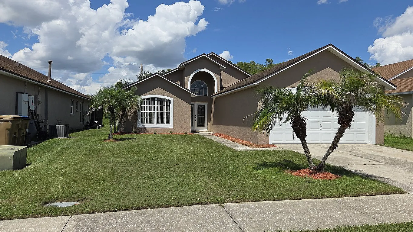 3 bed, 1480 sqft, $2,100 — Photo 1