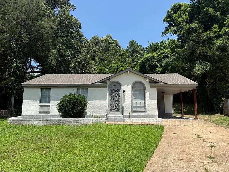 4200 Clydesdale Dr