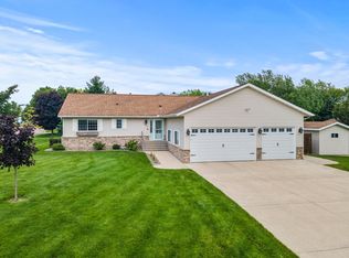 1800 Keller Pl NE, Owatonna, MN 55060