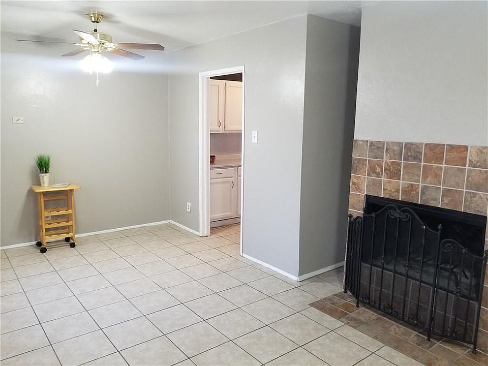 1st image of 2642 Ashglen Dr