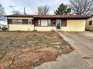 1802 Lynwood Ln, Pueblo, CO 81005
