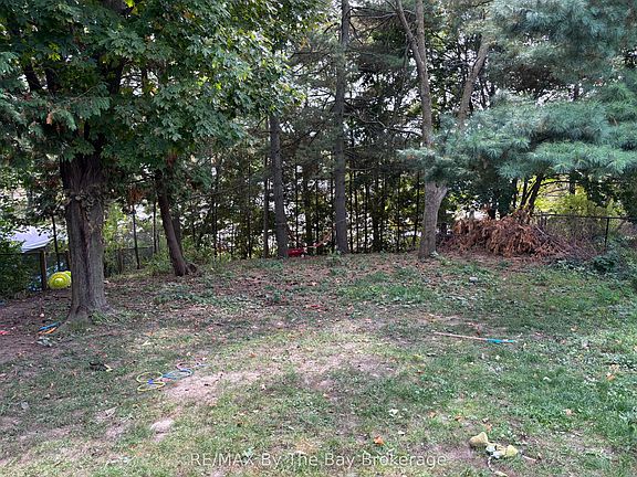 4th image of 317 Hugel Ave