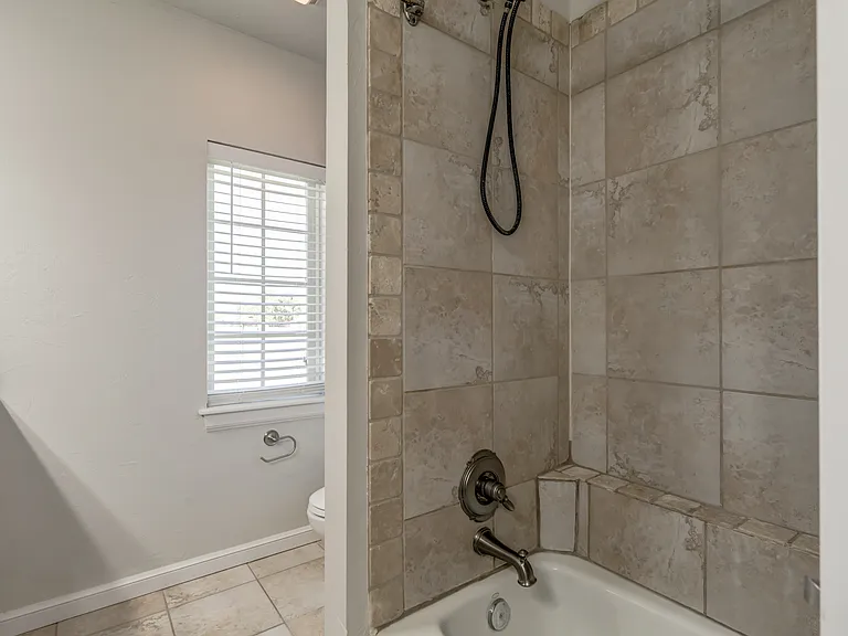 22525 Lindy Ter — Photo 78