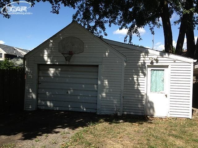 2nd image of 145 E Tobias St