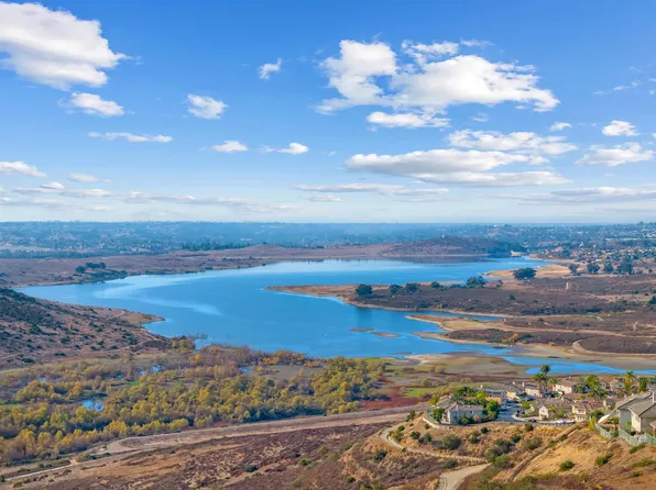 2168 Pointe Pkwy, Spring Valley, CA 91978