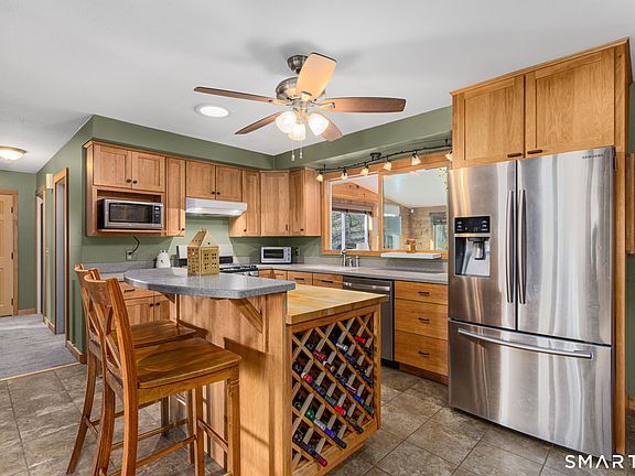 5th image of 34 Robert Avenue