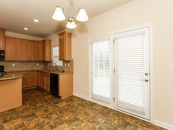 4th image of 1291 Farm Branch Dr SW