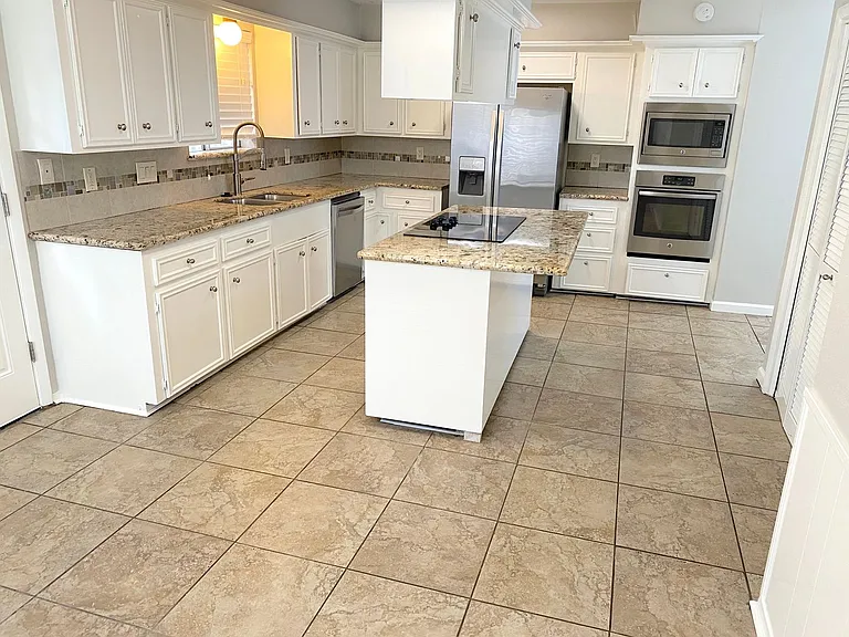 14934 Elmont Dr — Photo 9