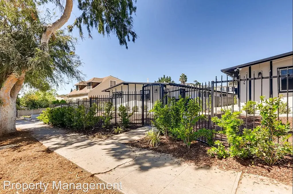 3337 Drew St — Photo 1