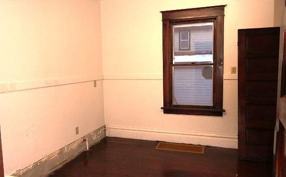 3rd image of 329 9th Ave S