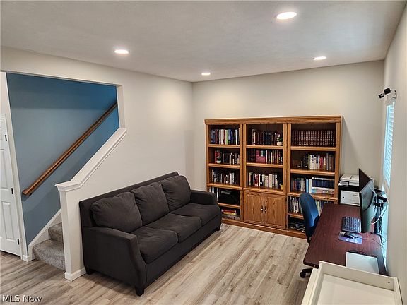4th image of 218 Stone Ridge Way