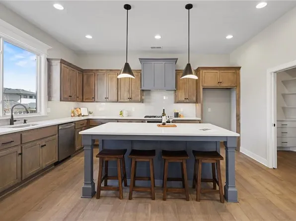 12404 W 184th St, Overland Park, KS 66013