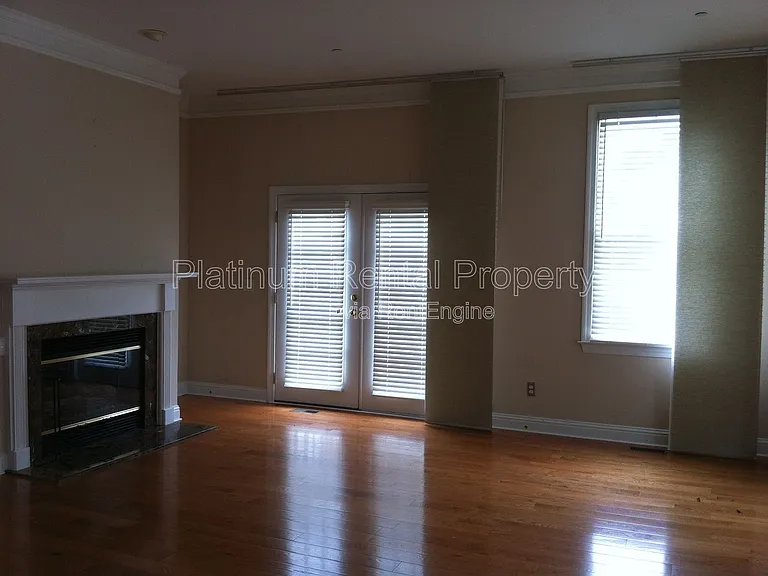 201 Creekway Xing SE — Photo 5