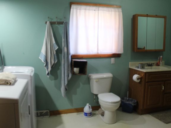 4th image of 16 Pleasant Street