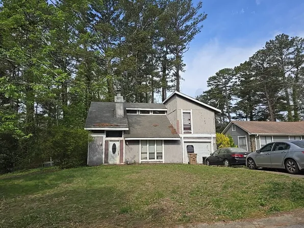 669 N Pointe Knoll Ct, Riverdale, GA 30274