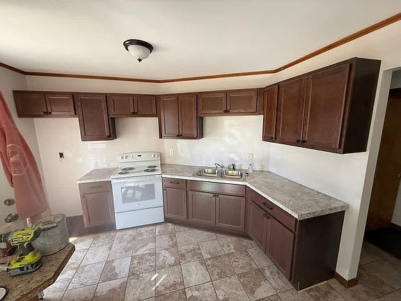 5th image of 34-36 Richelieu St #2B
