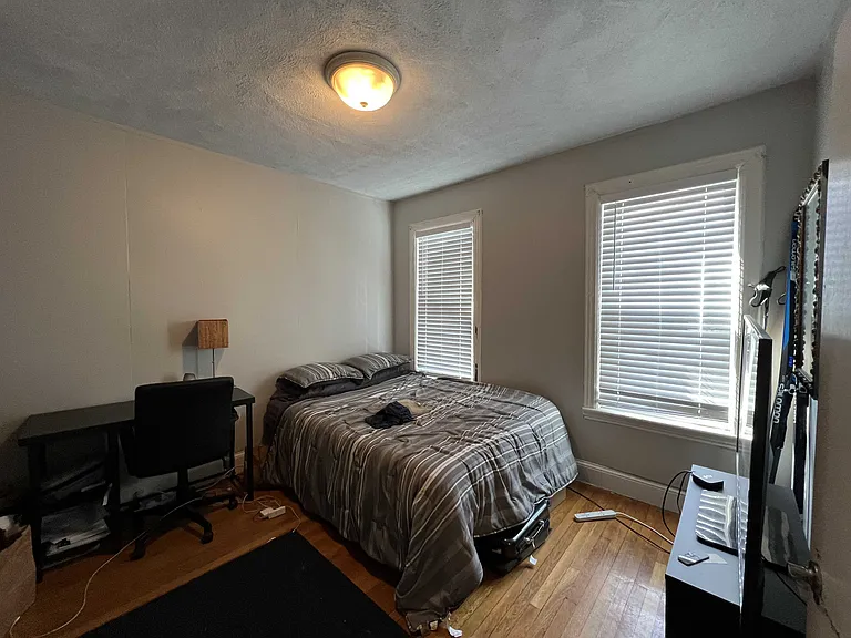 Highland Ave — Photo 13