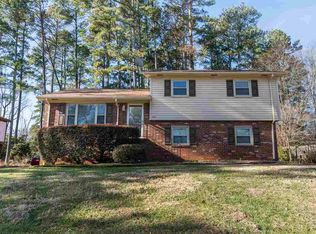 604 Camelot Dr, Spartanburg, SC 29301