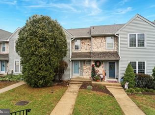 112 Knollwood Ct, Aston, PA 19014