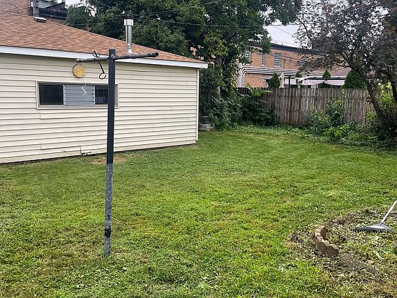 2nd image of 7023 Magoun Ave