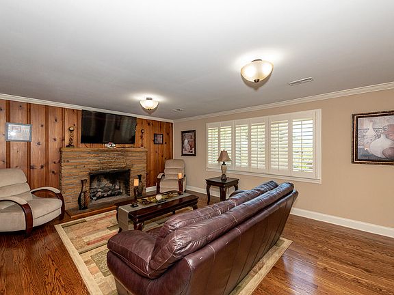 5th image of 6908 Lark Ln