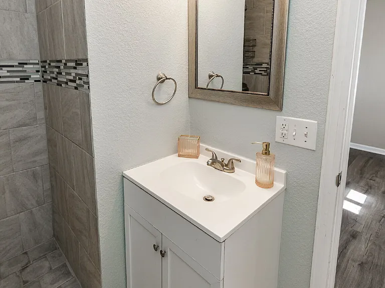 1703 Harrow Rd — Photo 31