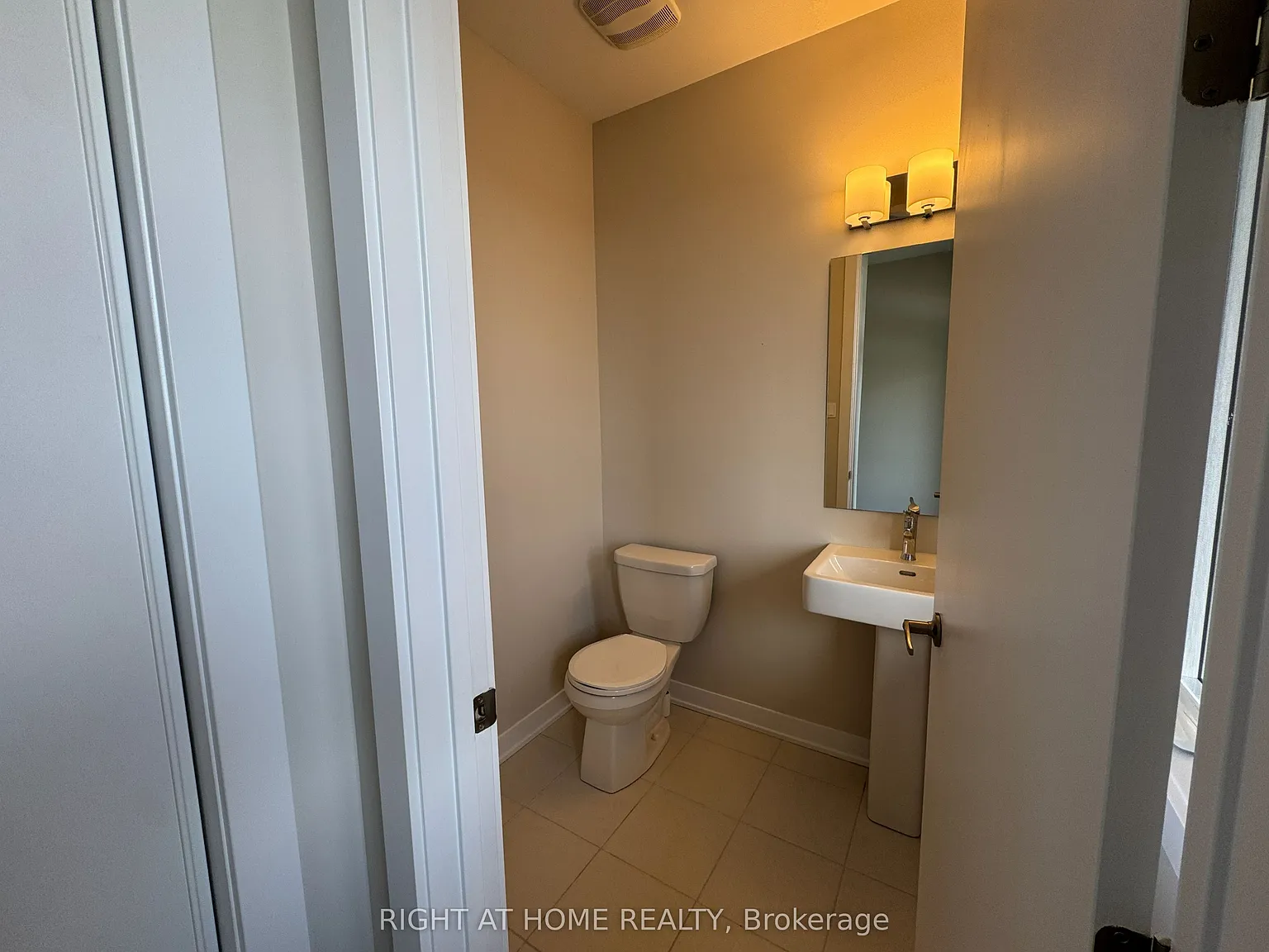 4 bed, $2,900 — Photo 4