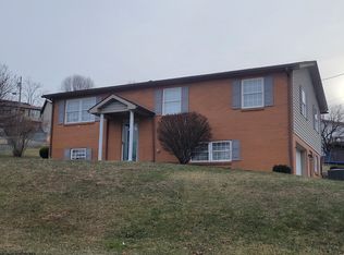 10 Wakefield St, Bridgeport, WV 26330