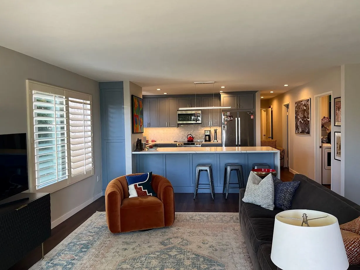2 bed, 1200 sqft, $4,100 — Photo 3