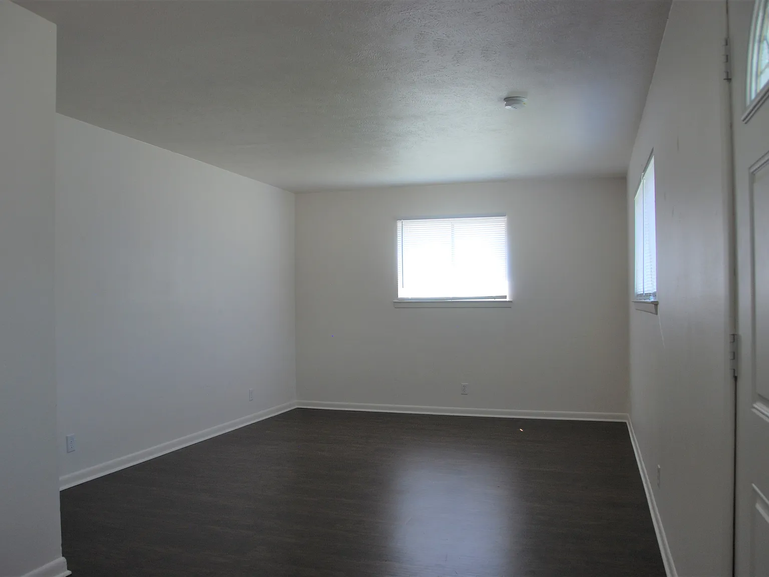 3 bed, 1.5 bath, 1362 sqft, $1,850 — Photo 4