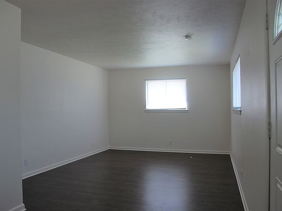 4th image of 3520 Sunnydale Ln