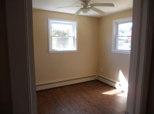 2008 Lockwood Ln, Feasterville Trevose, PA 19053